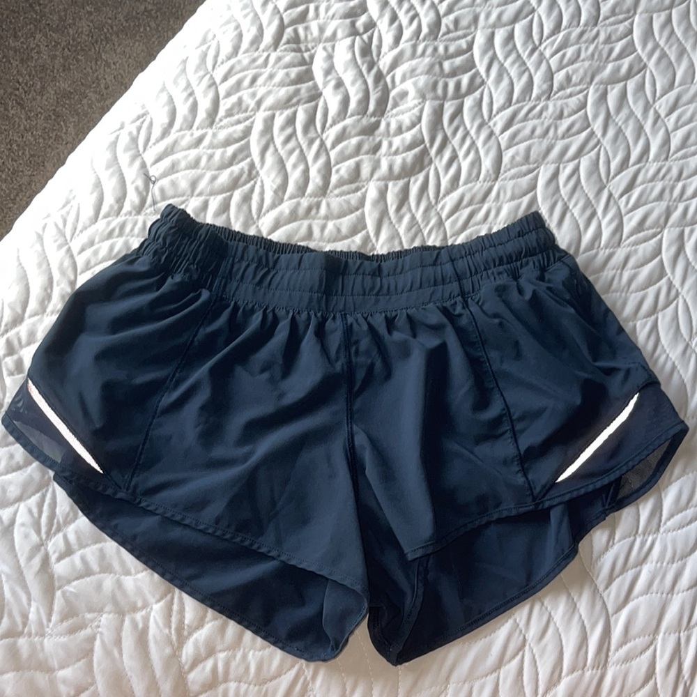 LULULEMON HOTTY HOT LOW RISE SHORTS 2.5” INSEAM